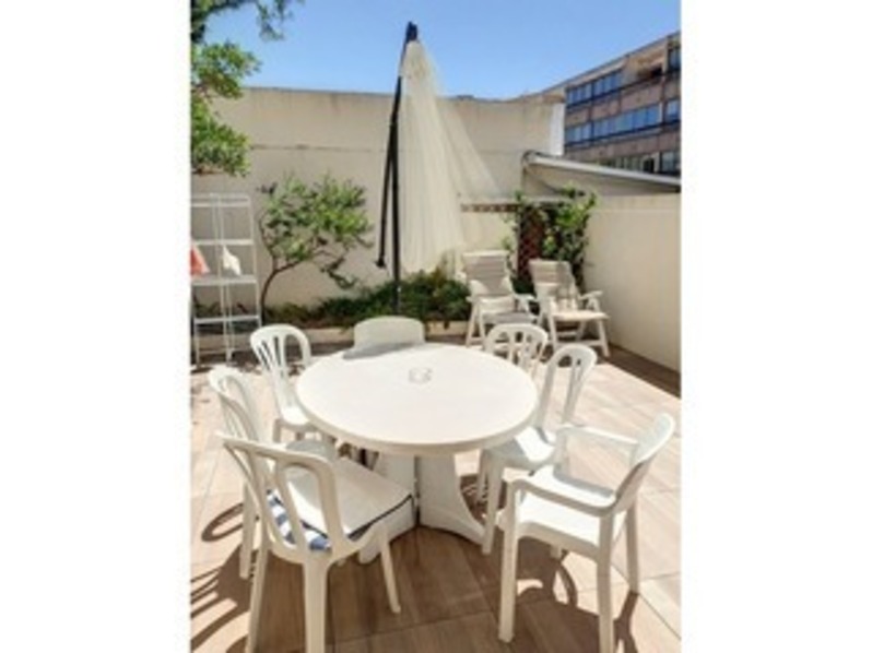 Location T3 climatis&eacute; en Rez de Jardin acc&egrave;s direct plage, proche commerces.