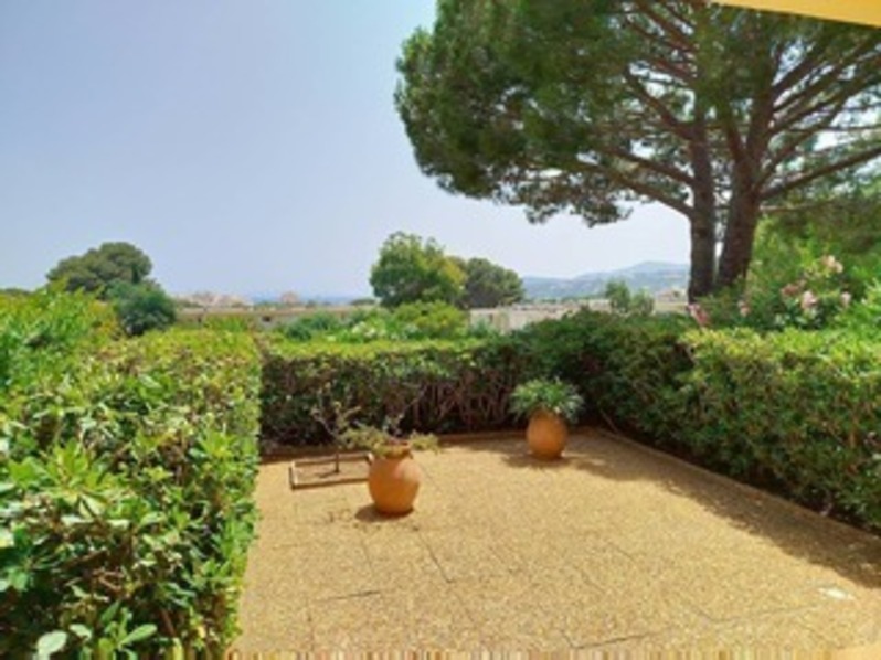 Location T2 cabine RDJ- La Favi&egrave;re - r&eacute;sidence proche plages et commerces &agrave; Bormes Les Mimosas.