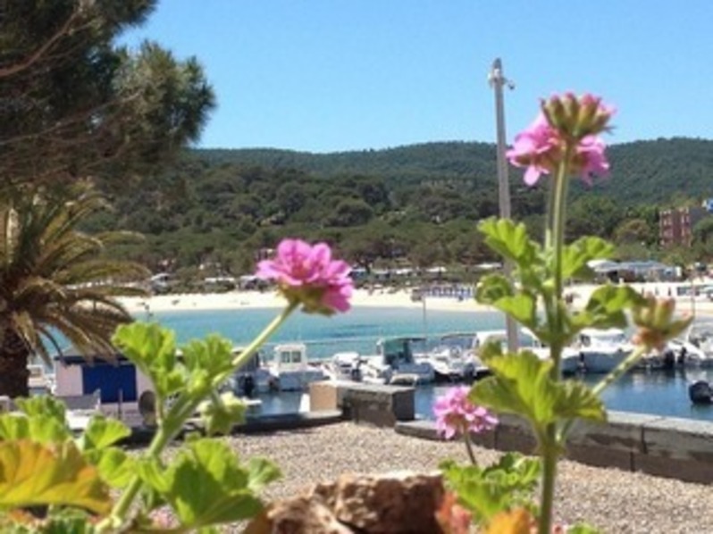 Location Studio climatisé, Port de Bormes -La Favière.