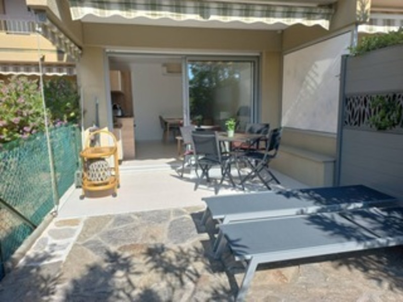 Location T1 RDJ climatisé classé 3* résidence gardiennée piscine tennis jeux de boules