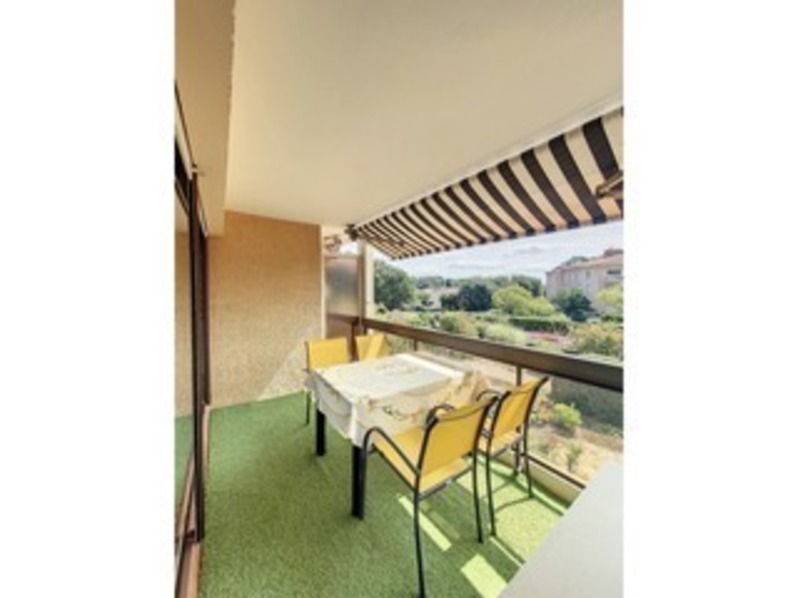Location T3 climatis dans rsidence calme, Loggia et parking.