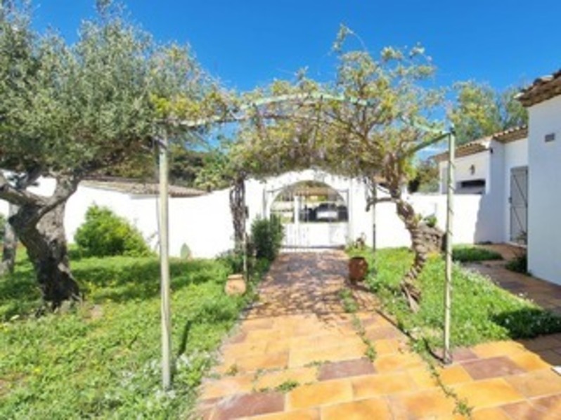 Location Maison de caract&egrave;re climatis&eacute;e proche plages et commerces La Favi&egrave;re