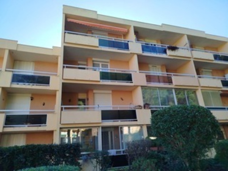 Location T2 RC r&eacute;sidence C&ocirc;te Azur 5, garage, La Favi&egrave;re