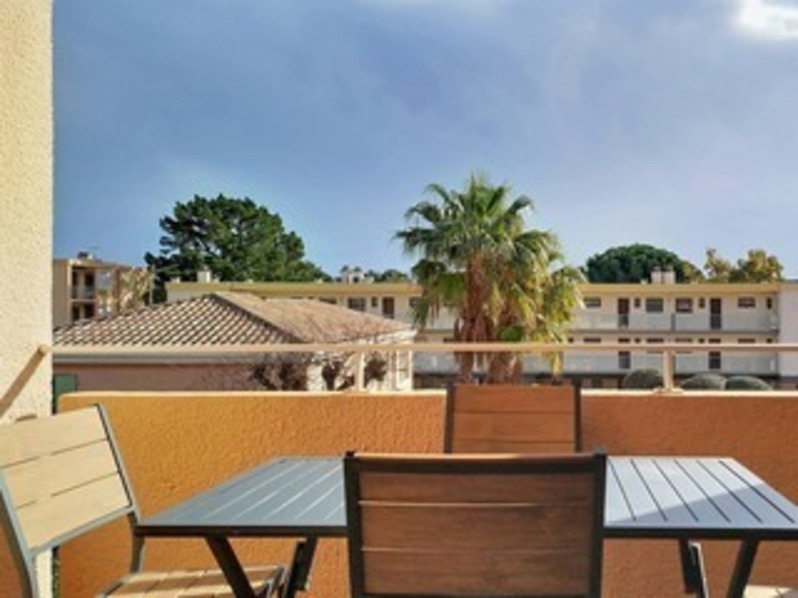 Location T2 dans r&eacute;sidence Clair Azur, &agrave; 400m des plages et commerces, quartier La Favi&egrave;re-Bormes Les Mimosas