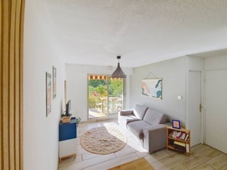 Location Joli T2 RDJ dans r&eacute;sidence Brise Marine, La Favi&egrave;re &agrave; Bormes les Mimosas.