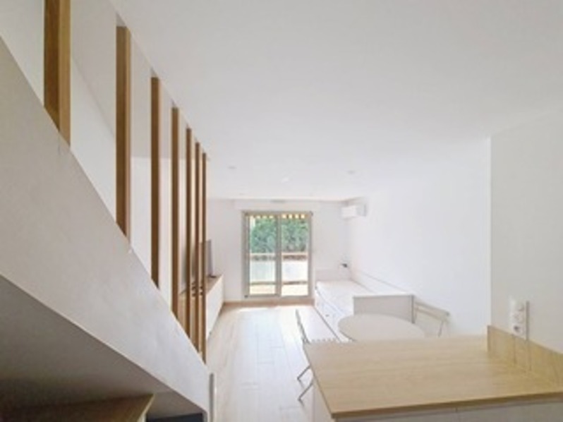 Location T2 en duplex climatis&eacute;  r&eacute;sidence Amiraut&eacute; vue mer et collines &agrave; Bormes Les Mimosas.