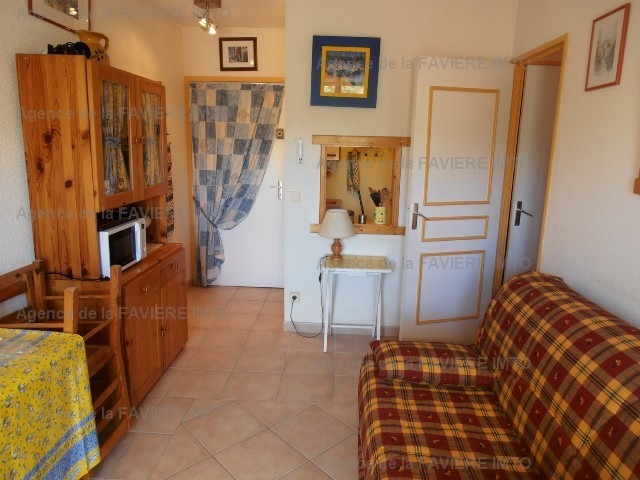 Location T2 cabine proche des commerces et plages
